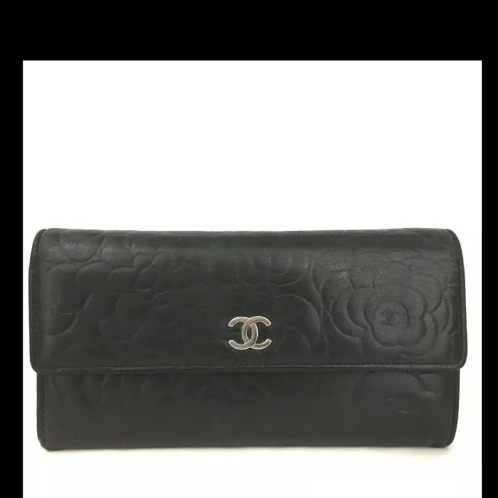 AUTHENTIC CHANEL CAMELLIA CC LOGO LEATHER LONG WALLET